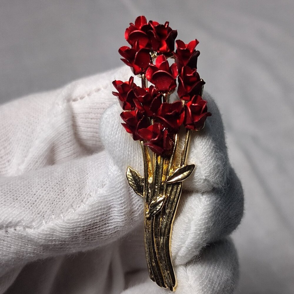 Vintage Brooch Pin Bouquet of Red Roses Gold Tone Stems New